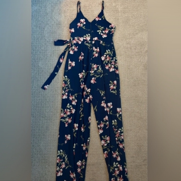 ❣️Trac❣️ NWOT Navy Floral 💐Jumpsuit Sz M - Picture 2 of 4